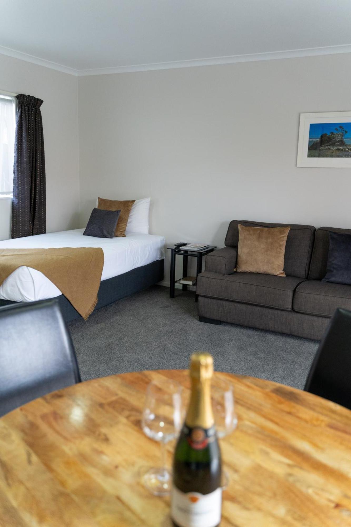Pacific Coast Motor Lodge ファカタネ エクステリア 写真