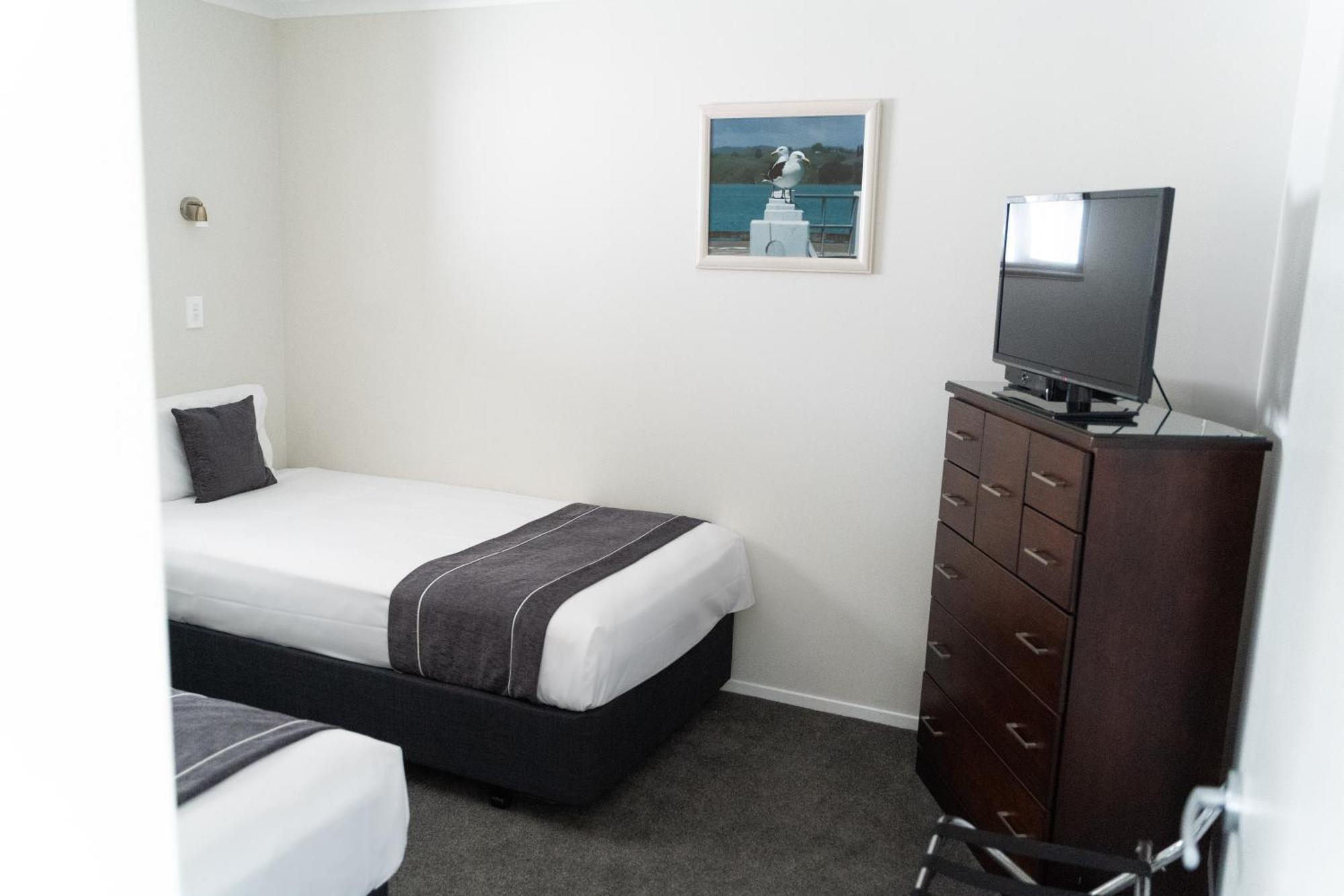 Pacific Coast Motor Lodge ファカタネ エクステリア 写真
